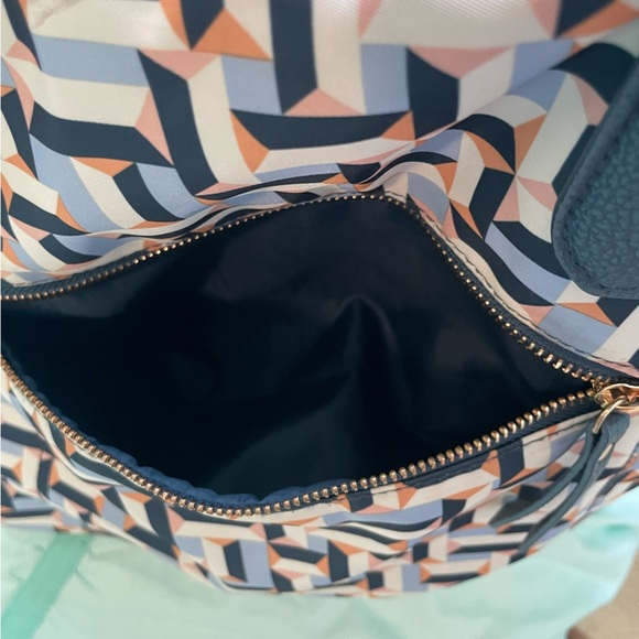 2/$10 A New Day Zippered Tote with laptop compartment - Picture 8 of 12